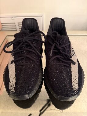 adidas Yeezy Boost 350 V2